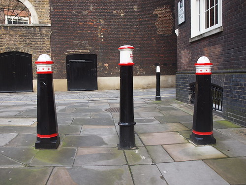 bollards steel