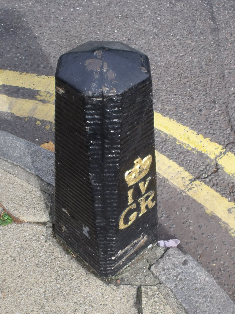 bollards caps